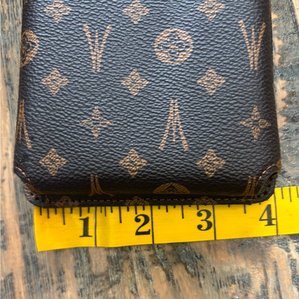 Crossbody Phone Bag - Picture 8 of 9
